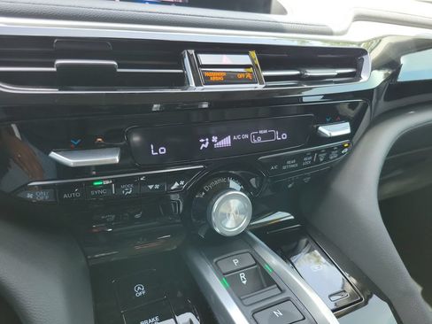 Certified 2024 Acura MDX SH-AWD image 30