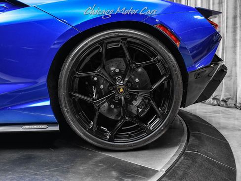 Used 2025 Lamborghini Revuelto image 49