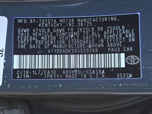 Used 2025 Toyota Camry SE image 15