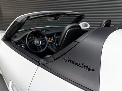Certified 2019 Porsche 911 Speedster RWD image 16