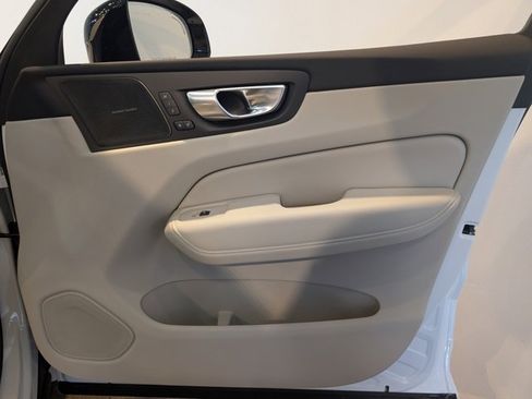 New 2026 Volvo XC60 B5 Ultra w/ Protection Package Premier image 30