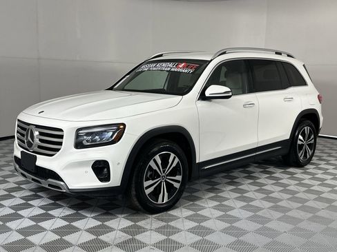 Used 2025 Mercedes-Benz GLB 250 image 4