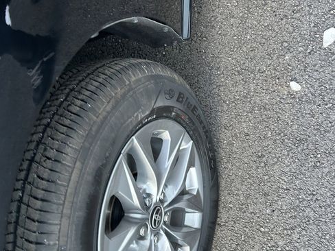 Used 2025 Toyota Sienna XLE image 28