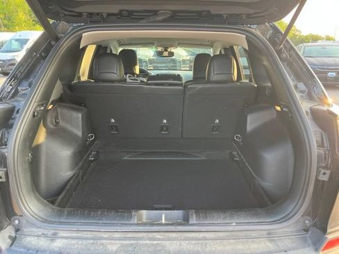 Used 2019 Jeep Cherokee Limited AWD/4WD image 20