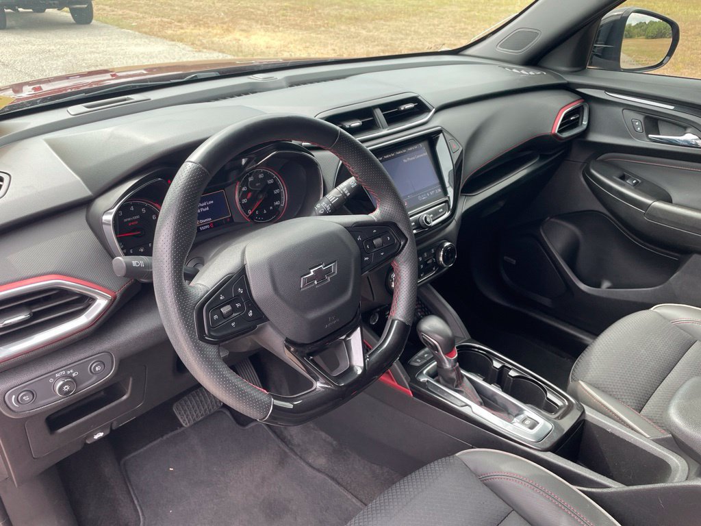 Used 2023 Chevrolet TrailBlazer RS w/ Sun and Liftgate Package FWD image 27