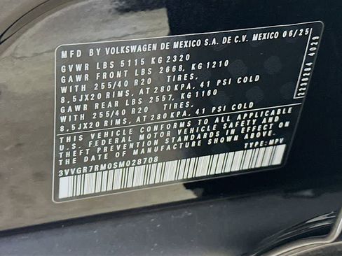 Used 2025 Volkswagen Tiguan SE R-Line AWD/4WD image 23