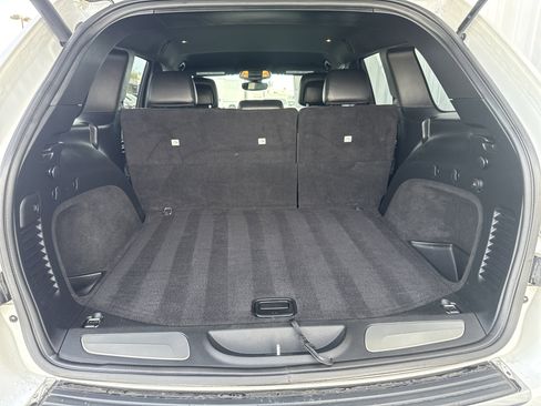 Used 2018 Jeep Grand Cherokee Limited image 9