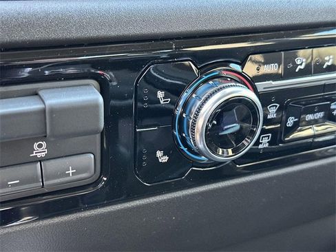 New 2026 GMC Sierra 1500 Elevation w/ LPO, Elevation Black Package image 17