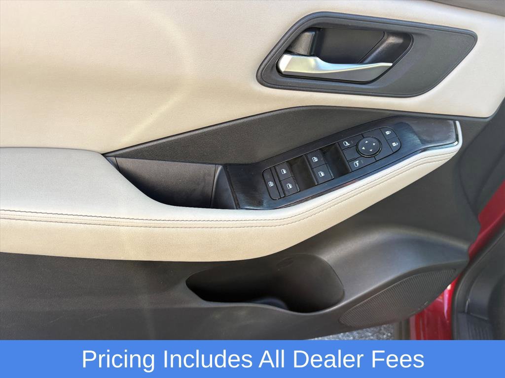 Certified 2025 Nissan Rogue SV AWD/4WD image 23