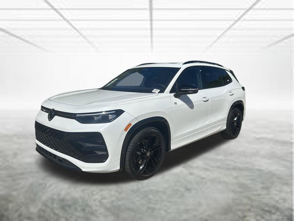 New 2026 Volkswagen Tiguan SE R-Line FWD image 2