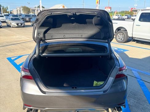 Used 2022 Toyota Camry XSE image 6