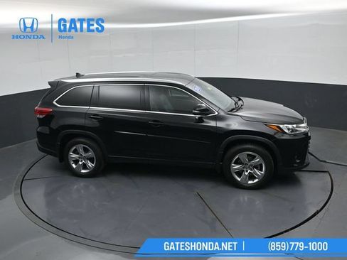 Used 2019 Toyota Highlander Limited AWD/4WD image 52