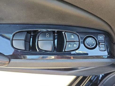 Used 2024 Nissan Altima 2.5 SR FWD image 32