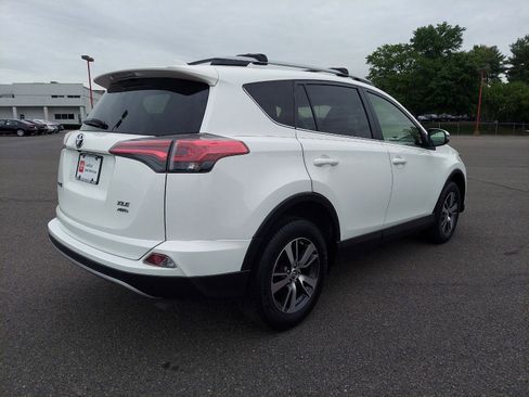 Used 2018 Toyota RAV4 XLE image 6