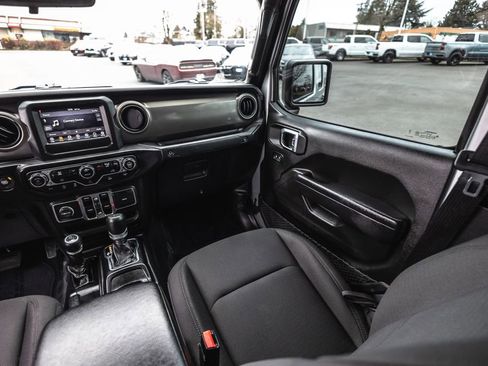 Used 2023 Jeep Gladiator Sport image 27