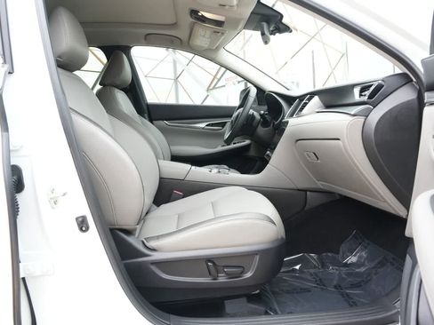 Used 2025 INFINITI QX50 Luxe AWD/4WD image 23