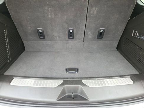 Used 2025 GMC Yukon Denali AWD/4WD image 33