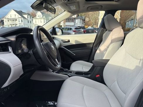 Certified 2024 Toyota Corolla Cross LE image 19