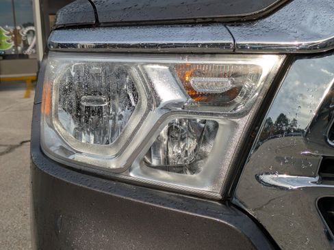 Used 2024 RAM 1500 Laramie image 10