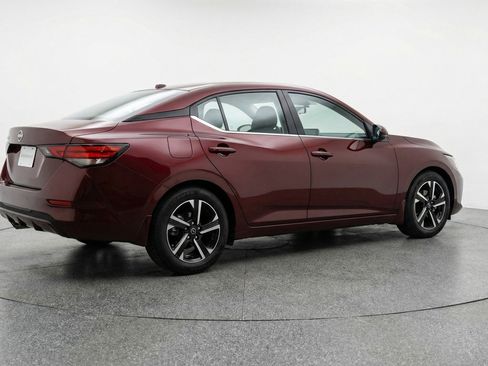 Used 2025 Nissan Sentra SV FWD image 9