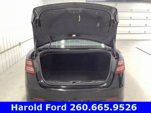 Used 2017 Ford Taurus Limited image 5