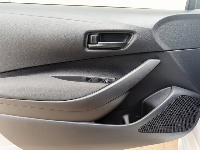 Used 2025 Toyota Corolla LE FWD image 13