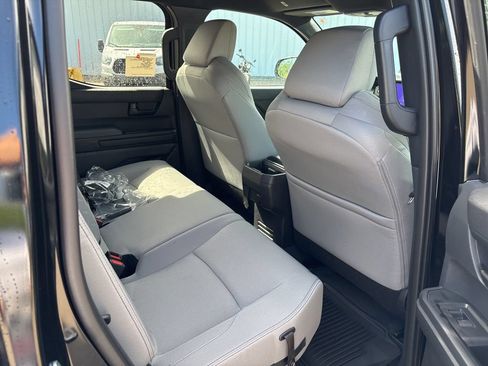 Certified 2026 Toyota Tacoma SR5 AWD/4WD image 17