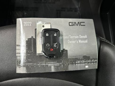 Used 2022 GMC Terrain SLT AWD/4WD image 40
