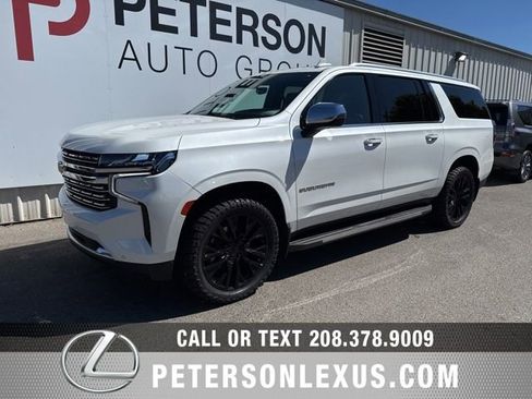 Used 2024 Chevrolet Suburban Premier AWD/4WD image 8