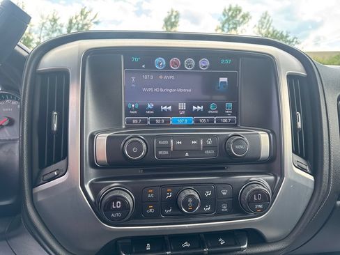 Used 2018 GMC Sierra 1500 SLE w/ SLE Value Package AWD/4WD image 19