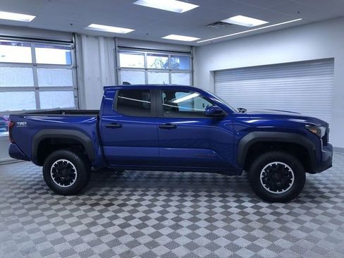 Used 2024 Toyota Tacoma TRD Off-Road image 6