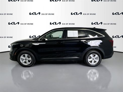 Certified 2024 Kia Sorento LX image 5