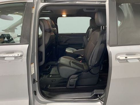 Used 2022 Toyota Sienna XLE Woodland Edition AWD/4WD image 23