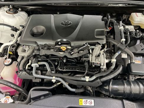 Used 2020 Toyota Camry XLE image 26