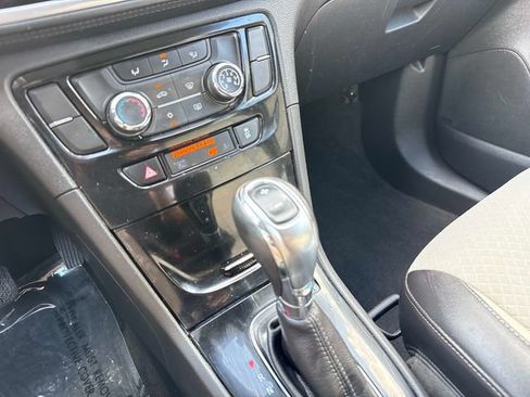 Used 2020 Buick Encore Preferred FWD image 22