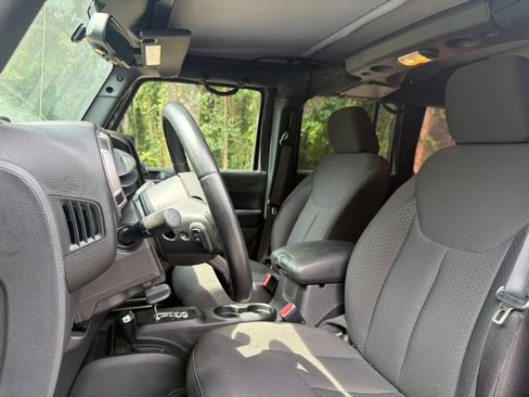 Used 2016 Jeep Wrangler Unlimited Sport AWD/4WD image 11
