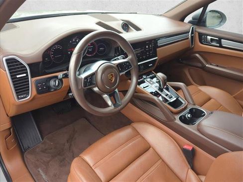 Used 2023 Porsche Cayenne AWD/4WD image 8