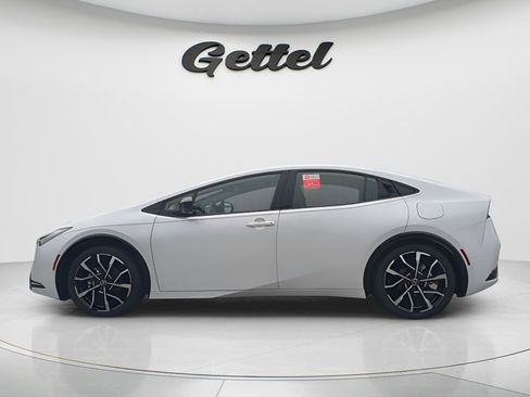 New 2026 Toyota Prius Plug-In Hybrid FWD image 16