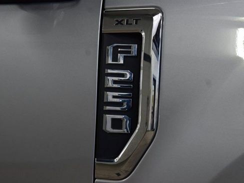 Used 2022 Ford F250 XLT w/ XLT Premium Package image 13