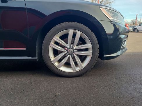 Used 2016 Volkswagen Passat 1.8T SEL Premium image 14