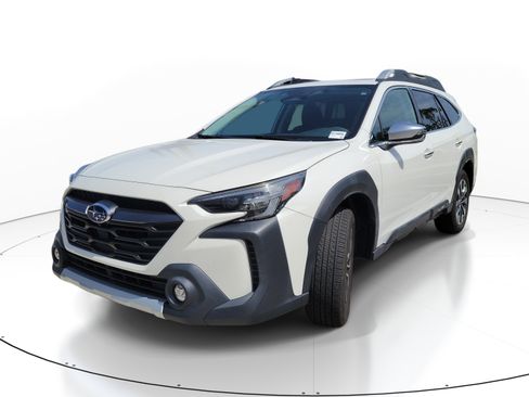 Used 2024 Subaru Outback Touring AWD/4WD image 3