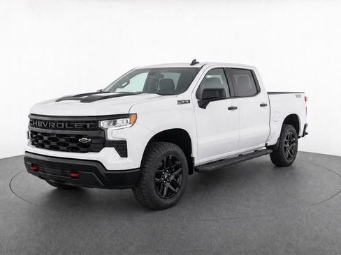 Used 2024 Chevrolet Silverado 1500 LT Trail Boss w/ LT Trail Boss Premium Package AWD/4WD image 3