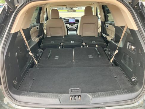 Used 2023 Ford Explorer XLT w/ Equipment Group 202A AWD/4WD image 22