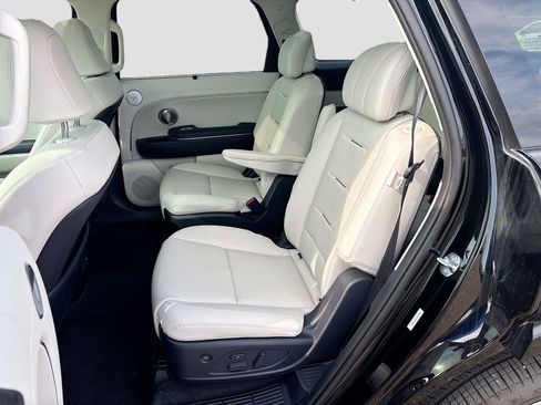 Certified 2026 Hyundai Palisade Calligraphy AWD/4WD image 11