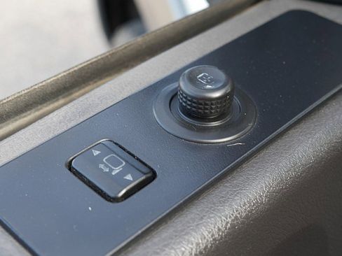 Used 2011 Ford F250 Lariat w/ Chrome Pkg image 26