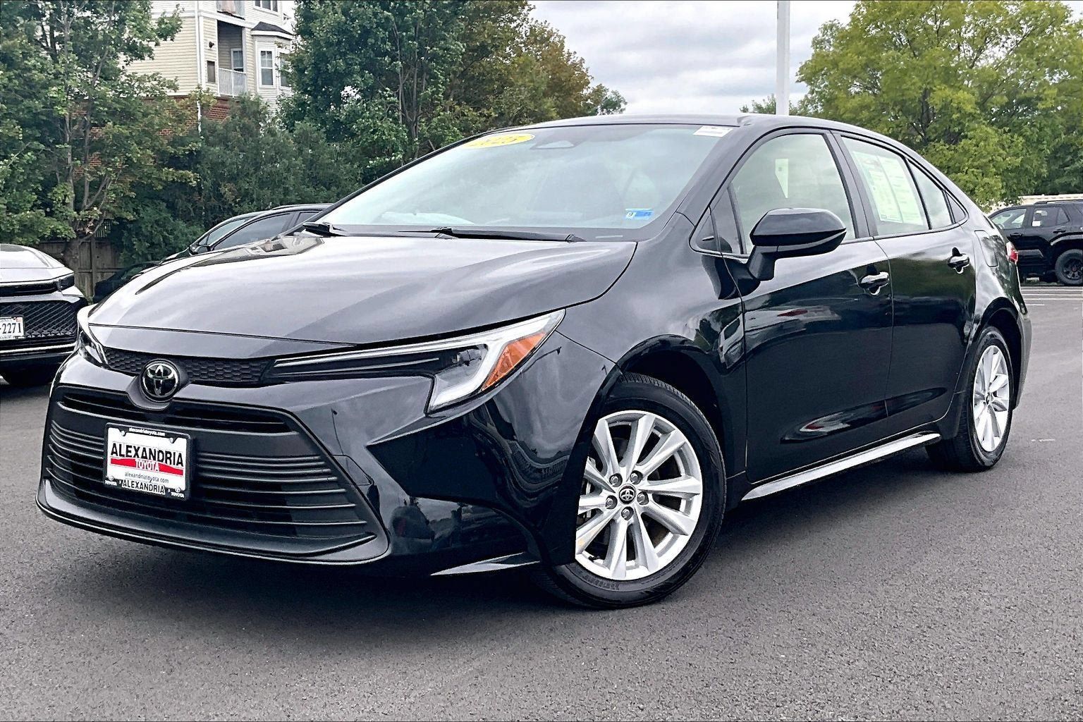 Used 2026 Toyota Corolla LE w/ LE Premium Package FWD image 1