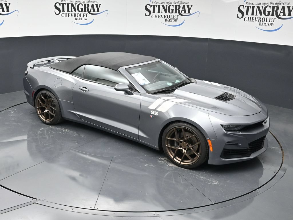 Used 2020 Chevrolet Camaro SS RWD image 17