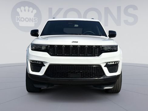Used 2024 Jeep Grand Cherokee Limited w/ Black Appearance Package AWD/4WD image 11