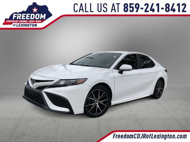 Used 2021 Toyota Camry SE FWD image 1