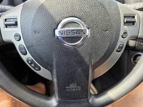 Used 2010 Nissan Rogue S Krom Edition image 10